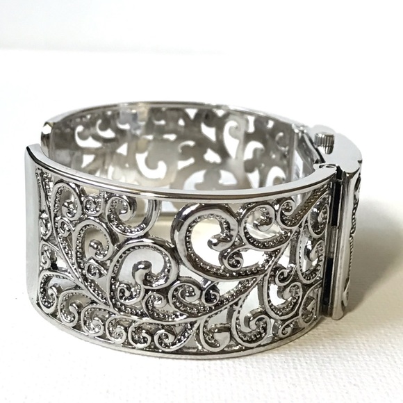 Vivini Mother of Pearl Cuff Bracelet Watch Women's - Picture 6 of 7